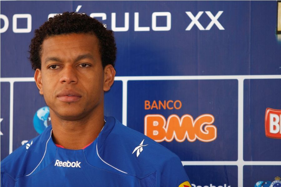 Zagueiro começou o ano no Cruzeiro, onde foi campeão mineiro / Washington Alves/Vipcomm