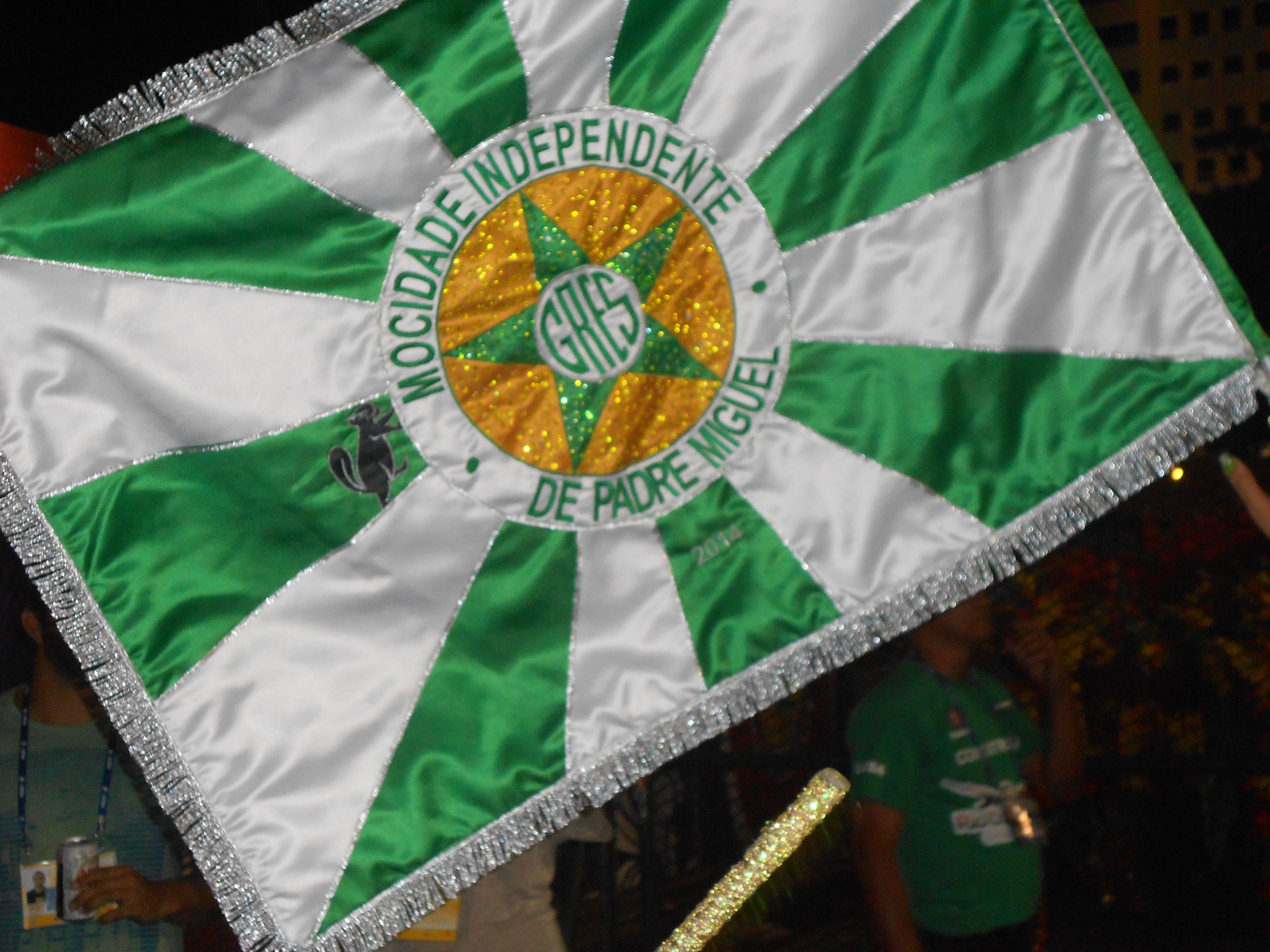 Resultado de imagem para bandeira da mocidade independente de padre miguel