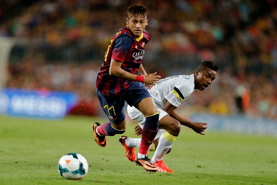 Neymar é um dos craques do Barcelona / Jose Jordan / AFP