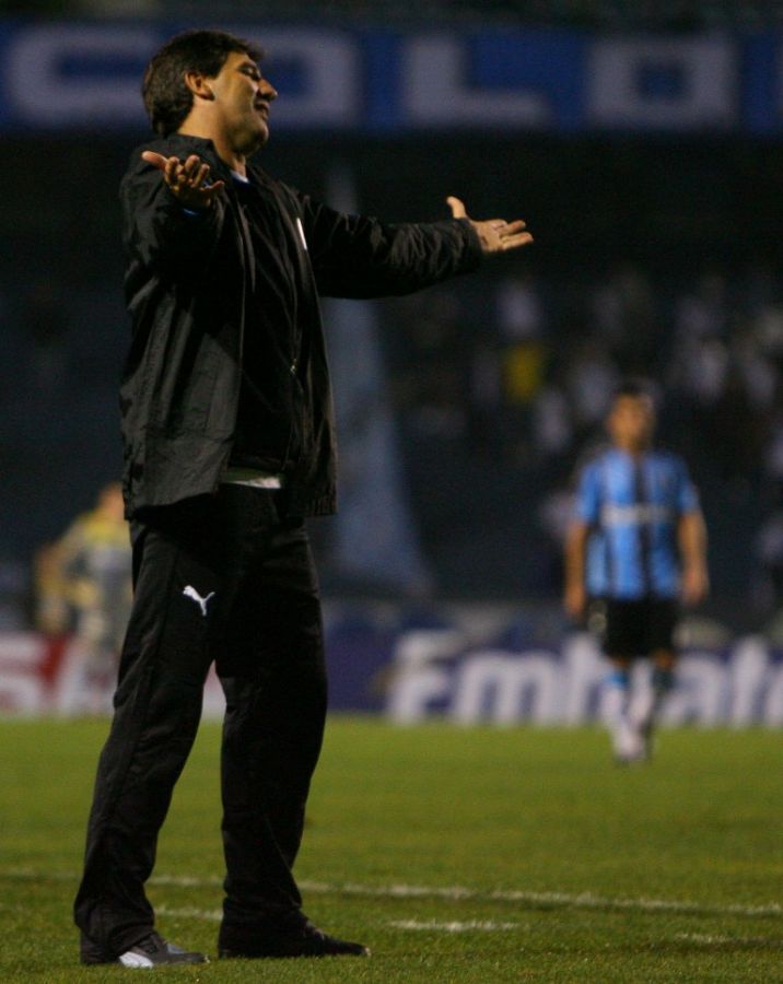 Renato Gaúcho viu sua equipe ser derrotada para o Goiás em sua estreia como treinador do Grêmio