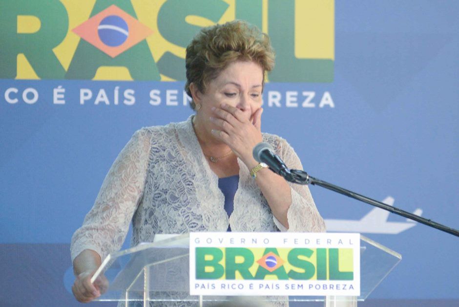 Dilma cai nas pesquisas, mas ainda vence no primeiro turno / Erbs Jr./Frame/Folhapress