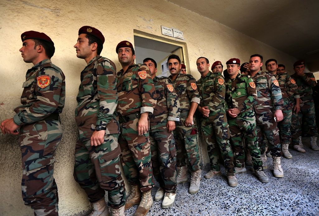 Militares iraquianos votaram mais cedo na semana das eleições legislativas no país / Safin Hamed/AFP