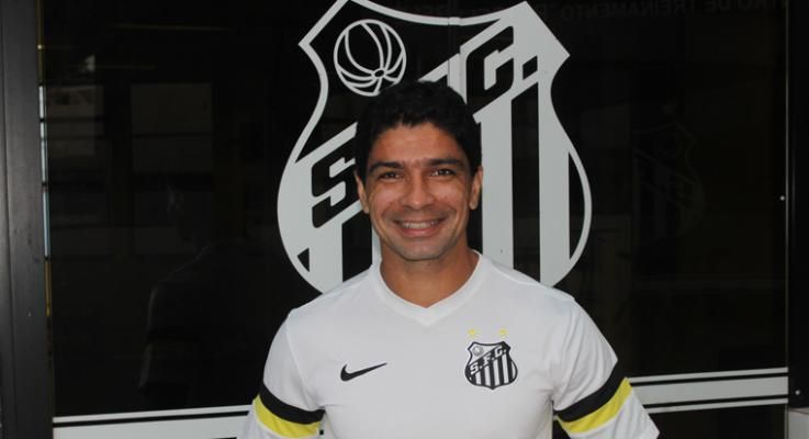 Após 10 anos, Renatinho retorna ao Santos / Vitor Pajaro/Santos FC)