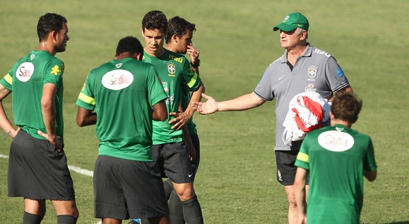 Scolari treina a seleção brasileira nesta quinta-feira em Fortaleza / Bruno Domingos/Mowa Press 