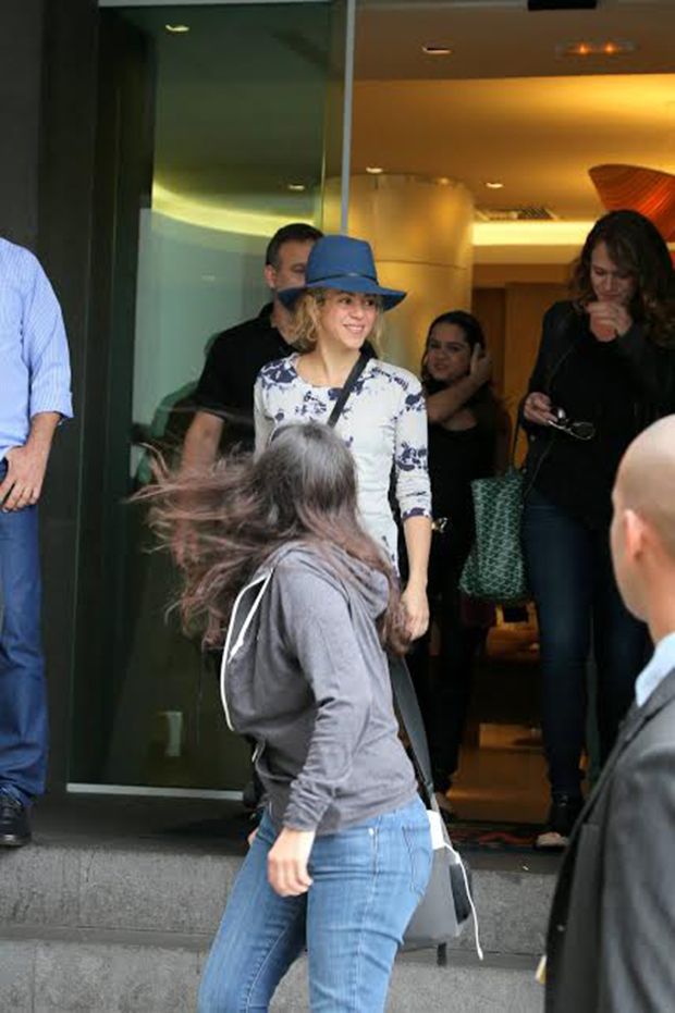 Shakira deixa hotel