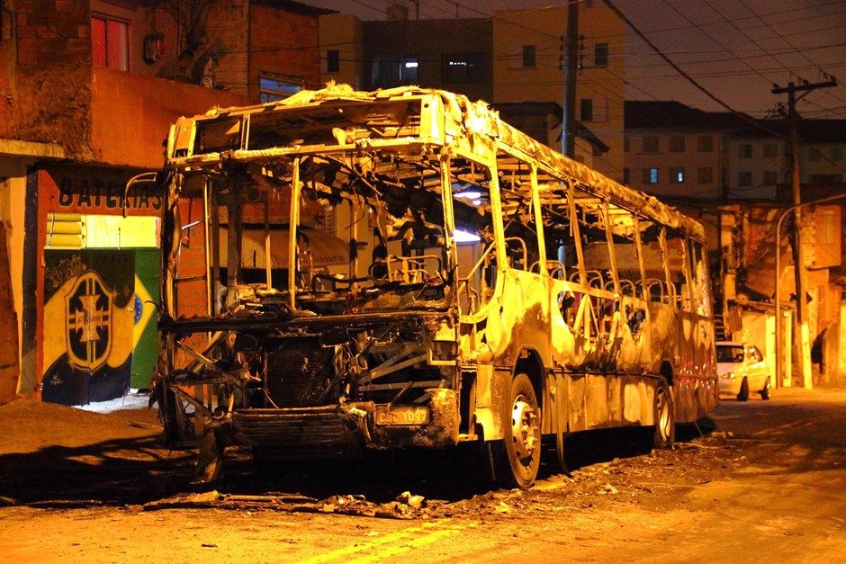 Três ônibus são incendiados em São Paulo Notícias Notícias Band