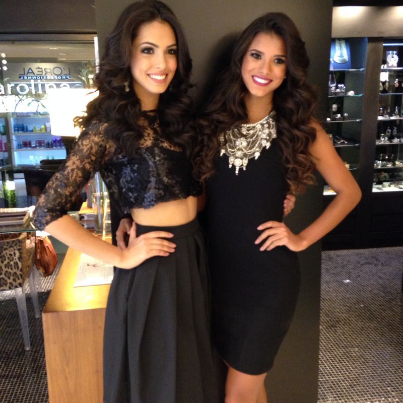 Miss São Paulo e Miss Brasil posam para foto juntas
