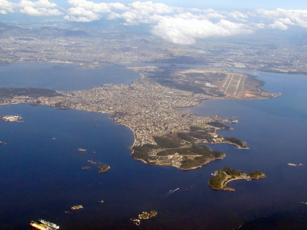 PM prende cinco suspeitos de tráfico na Ilha | Notícias Rio de Janeiro