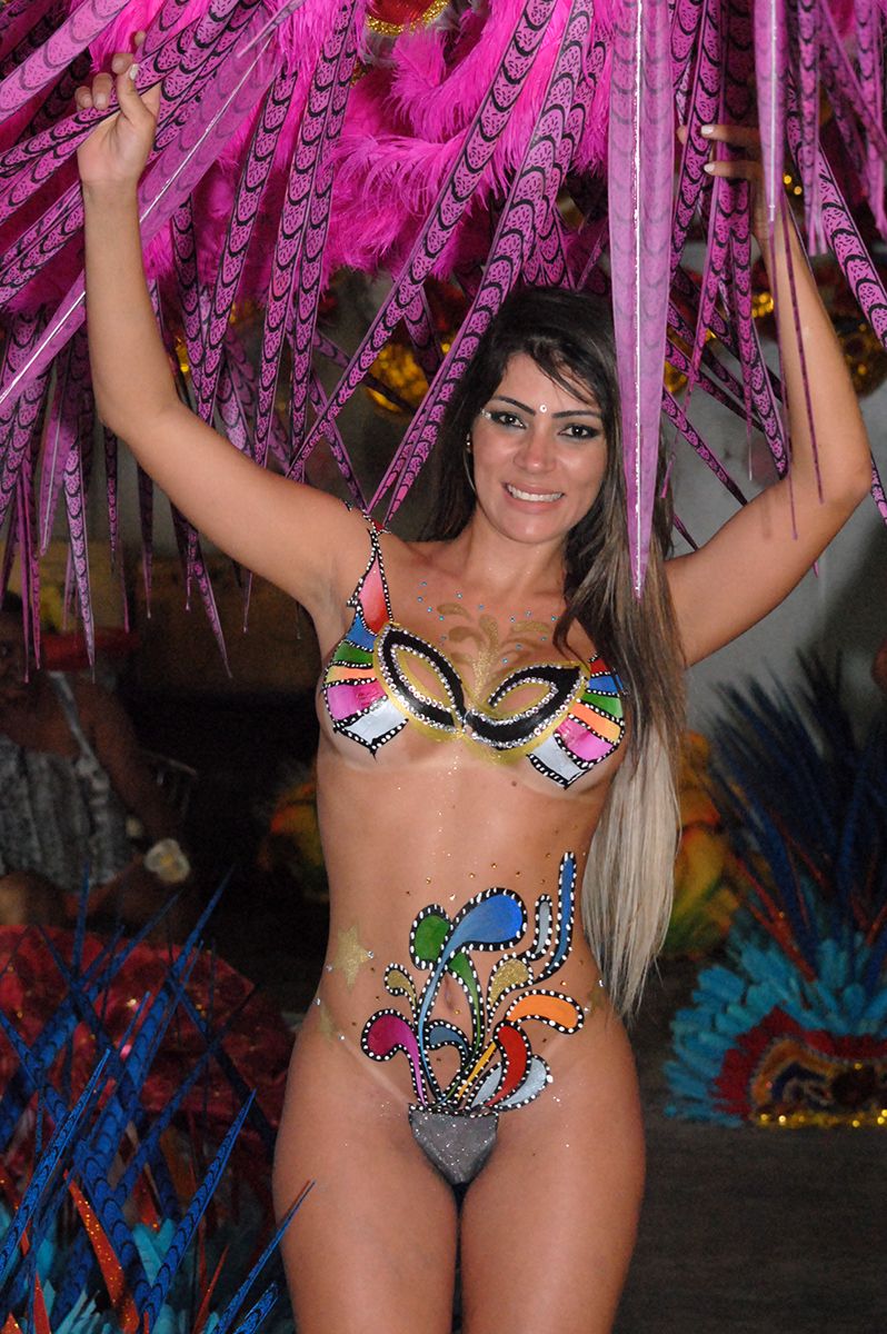 Musa Da Tucuruvi Posa Com Corpo Pintado Not Cias Band Folia Band Com Br