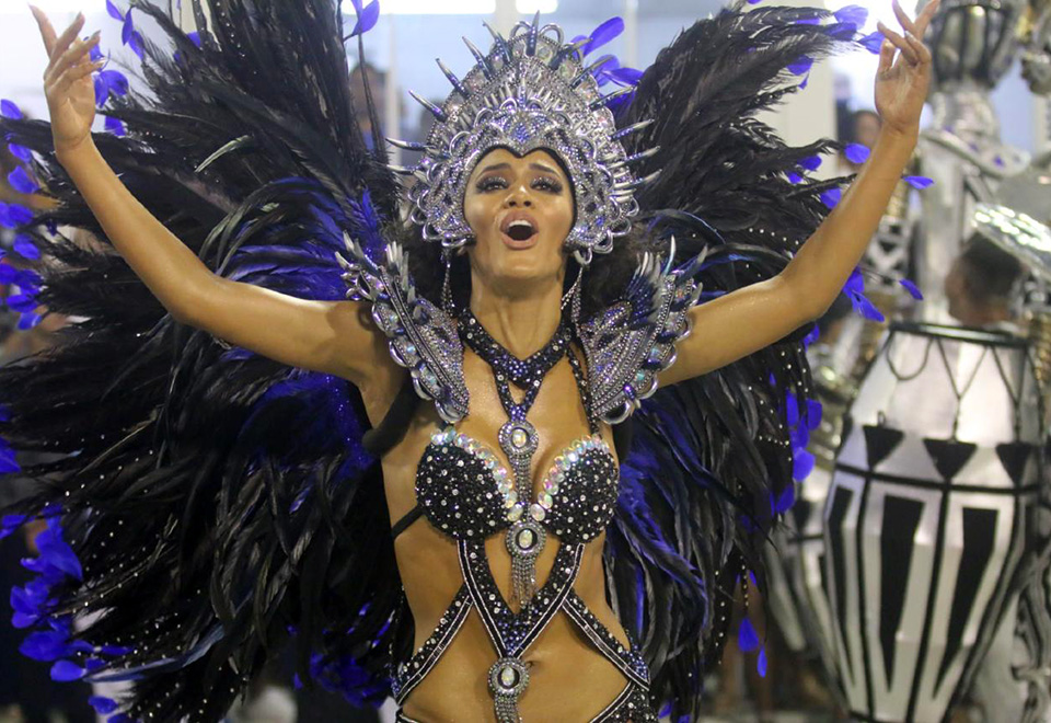Raissa Santana, Miss Brasil 2016, fez sua estreia na Sapucaí