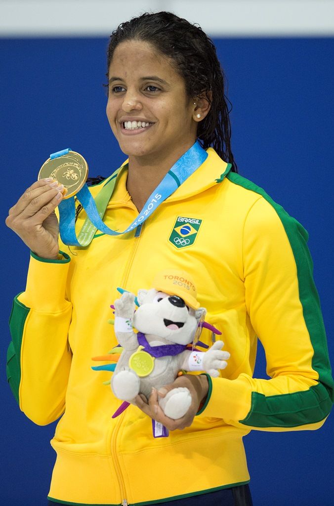 Etiene Medeiros conquistou o ouro em 100m costas - Jim Watson/AFP