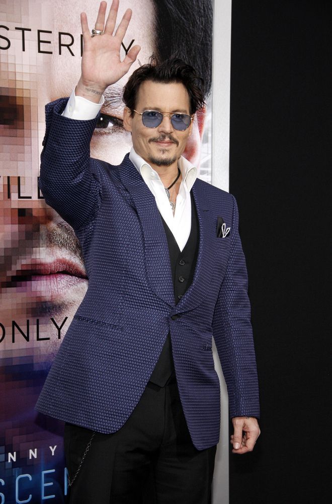 Johnny Depp seria um dos novos proprietários de um pedaço do paraíso / Tinseltown/Shutterstock.com