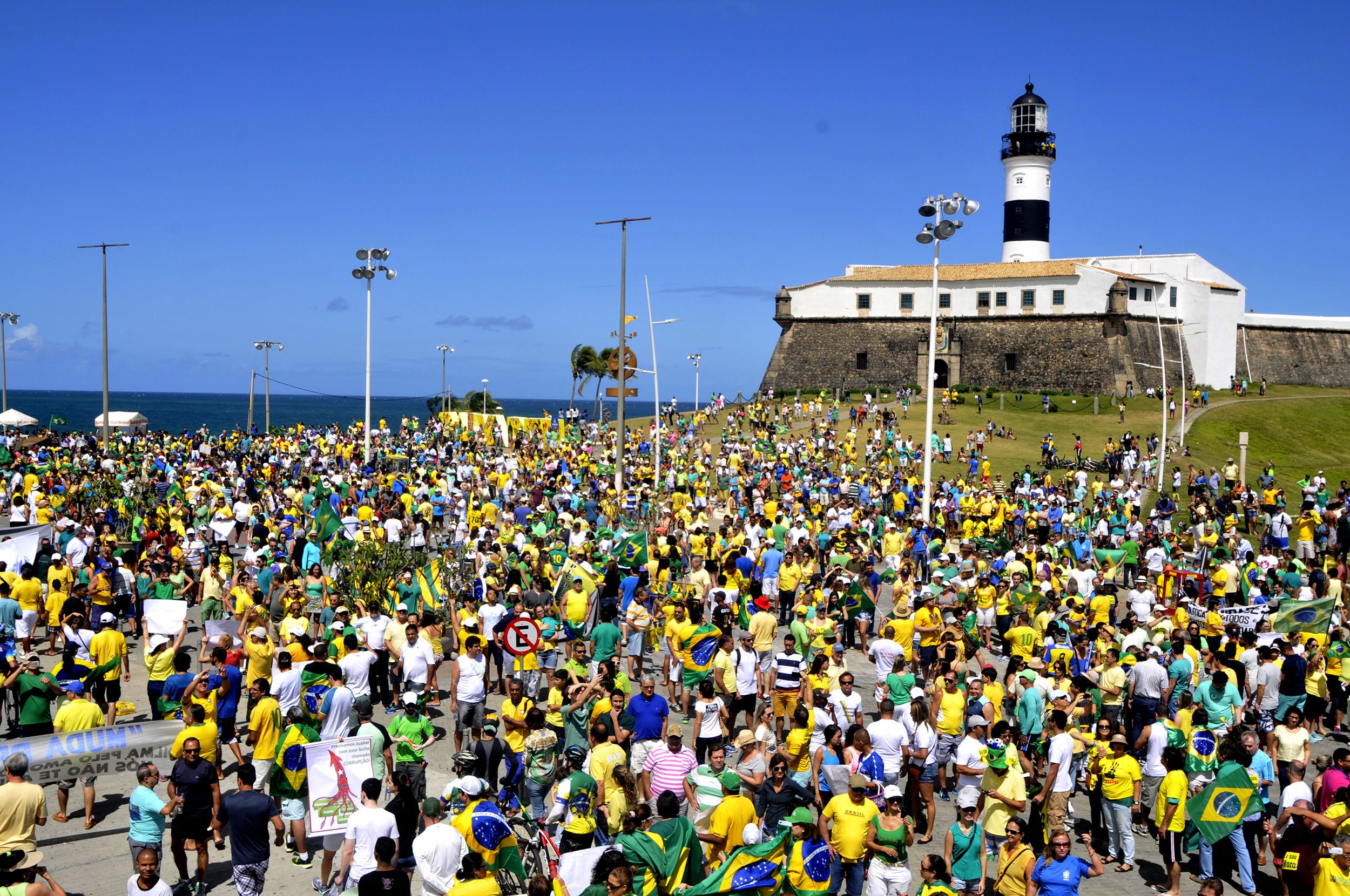 Protesto Contra Dilma Reúne 5 Mil Em Salvador Notícias Notícias Br 