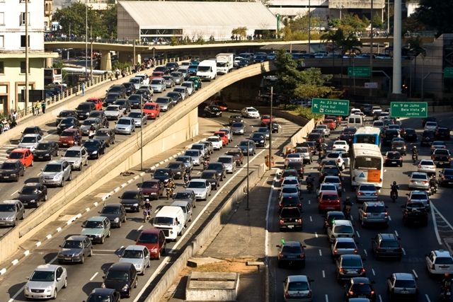 A nova “cidade de carros” geraria uma estagnação no trânsito semelhante a São Paulo