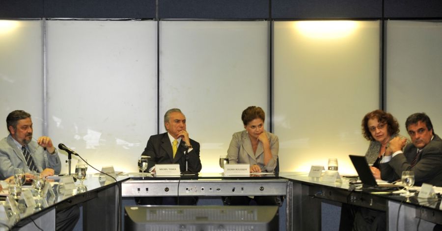 Temer e Dilma se reúnem com especialistas para discutir metas e prazos para a erradicação da miséria no Brasil