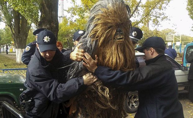 Chewbacca é preso por boca de urna