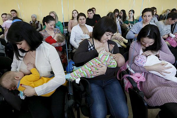 Semana promoveu a alimentação de crianças com leite natural