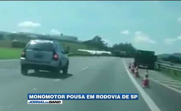 Monomotor faz pouso forçado em rodovia no interior de São Paulo