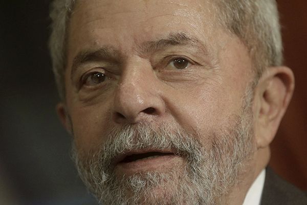 Defesa quer suspender a investigação sobre supostas irregularidades na compra da cota de um apartamento tríplex, no Guarujá / REUTERS/Ricardo Moraes