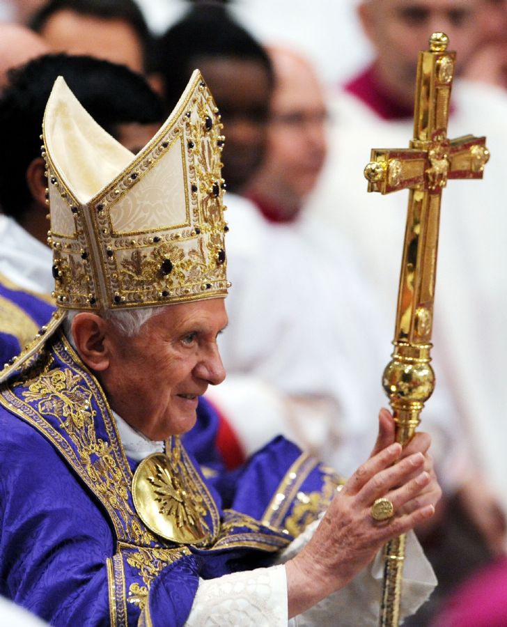 A missa é tão importante que deve ser celebrada pelo próprio Papa