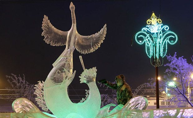 Rússia realiza competição de esculturas de gelo