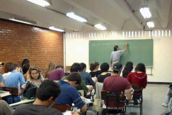 Fies oferece financiamento de cursos em instituições privadas de ensino superior / Arquivo/Agência Brasil