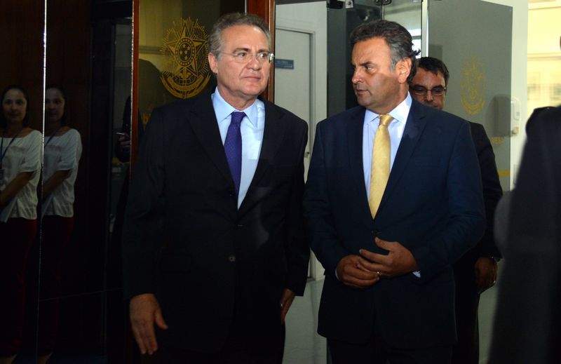 Renan Calheiros e Aécio Neves deixando reunião / Antonio Cruz/Agência Brasil