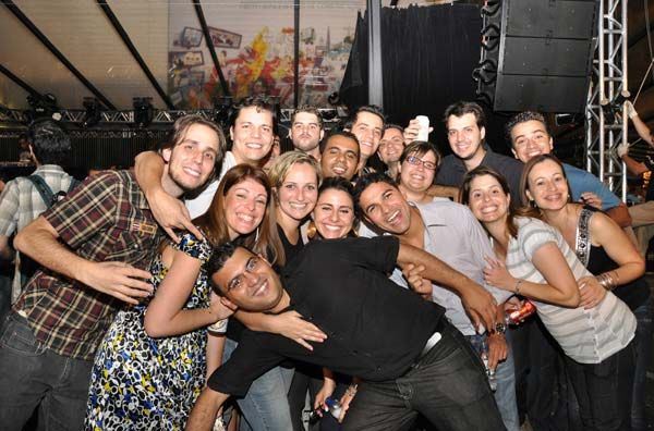 Festa de fim de ano do Grupo Bandeirantes reúne funcionários 