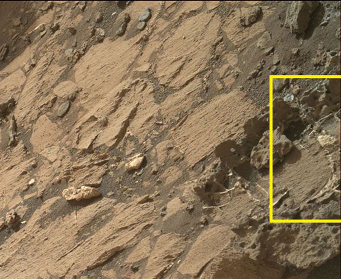 Clique e amplie: Imagem de suposto esqueleto em Marte ganhou destaque nas redes sociais / Divulgação/Nasa