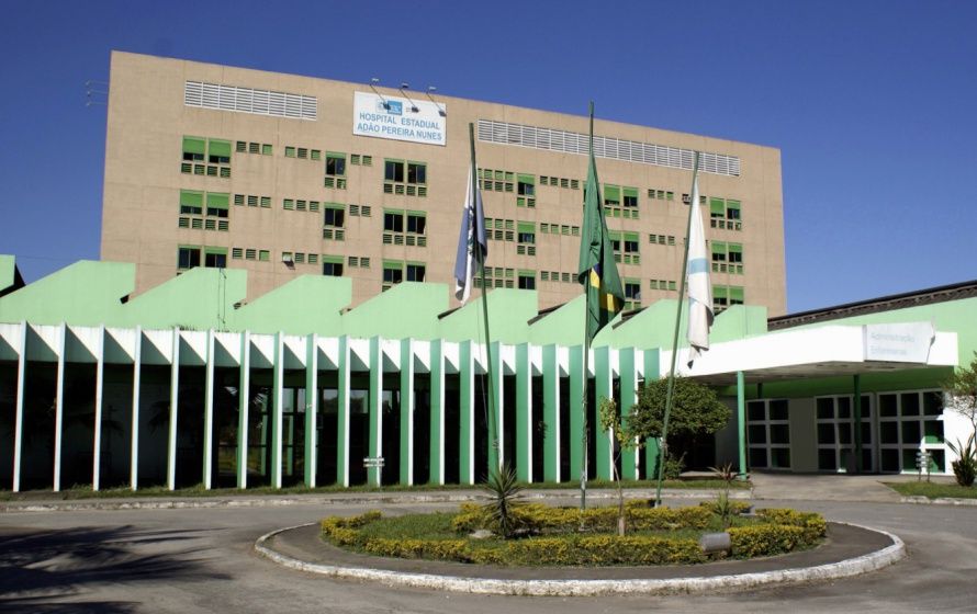 A criança está internada em estado gravíssimo no Hospital Municipal Adão Pereira Nunes Governo do Rio