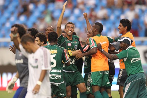 Jogadores do Boavista comemoram a classificação em cima do Fluminense