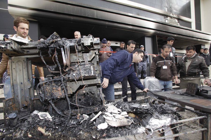 Manifestantes causaram destruição em escritório e equipamentos de emissora de TV