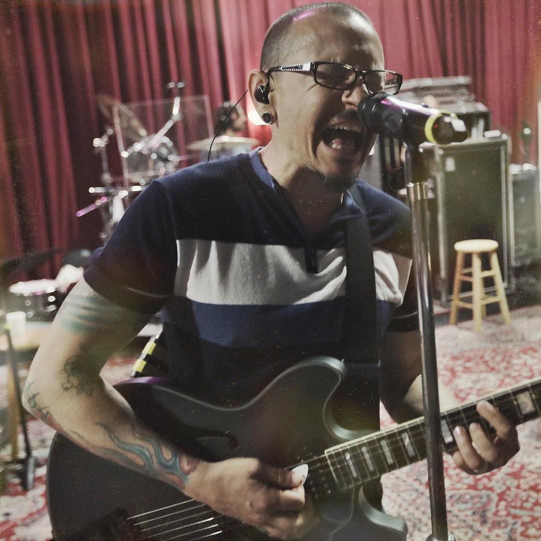 Chester Bennington tinha 41 anos e deixou 6 filhos