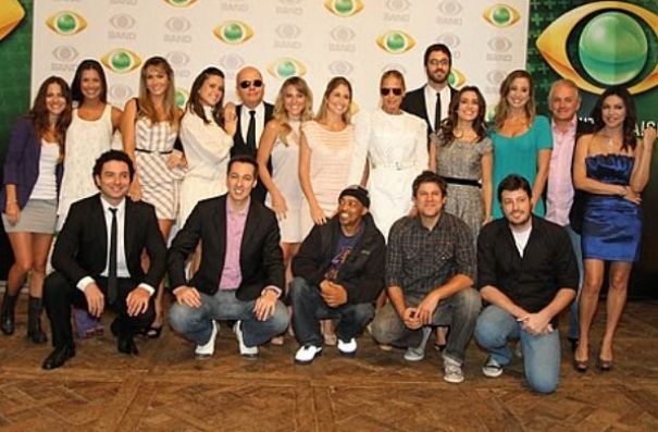 Elenco da Band em apresentação da nova programação