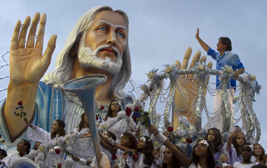 Escolas campeãs do Carnaval 2011 devem repetir o sucesso na Avenida
