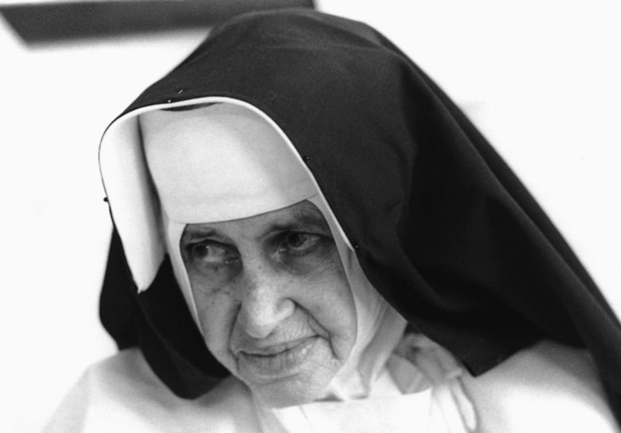 Irmã Dulce, ou Maria Rita de Sousa Lopes Pontes, também conhecida como ´´O Anjo Bom da Bahia``, foi uma religiosa católica brasileira. 