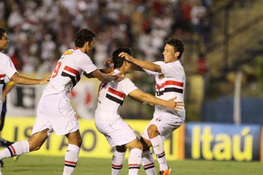 Henrique foi o responsável pela manutenção da liderança tricolor no Paulistão, com a vitória por 1 a 0 contra o Prudente / Foto: Celio Messias/Vipcomm