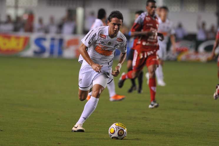 Keirrison marca gol na vitória do Santos sobre o Mogi Mirim