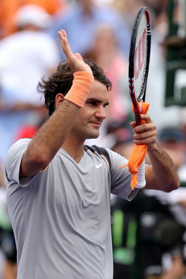 Federer comemora vitória sobre o argentino Juan Mónaco com parciais de 7/6 (7/4), 6/4 no Torneio Masters 1000 de Miami