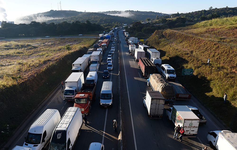 Caminhoneiros afastam chance de nova greve após ANTT suspender tabela de frete