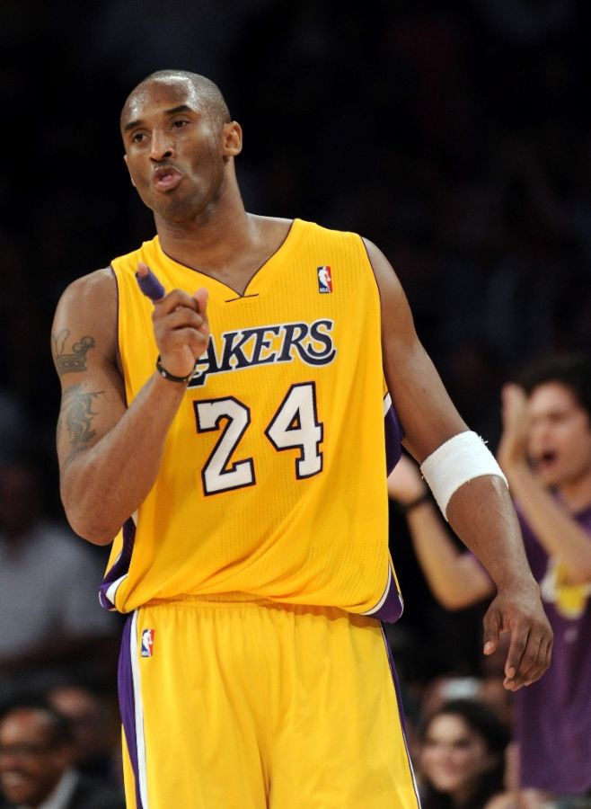 Kobe busca manter a forma apesar da greve na NBA / Harry How/Getty Images/AFP