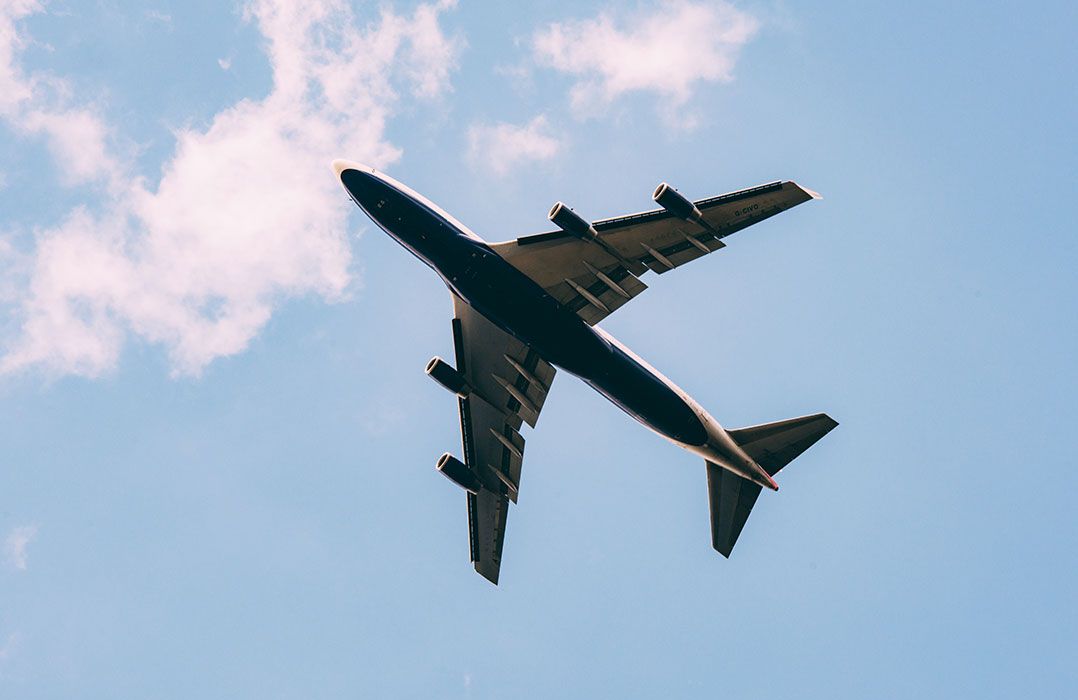 Distribuidoras suspendem combustível de aviões após contaminação