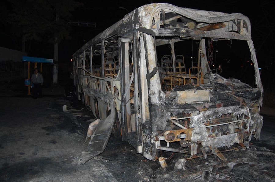 Ônibus foi incendiado no trevo do Bonsucesso, em Guarulhos 