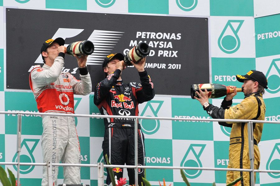 Button, Vettel e Heidfeld celebram pódio obtido na Malásia