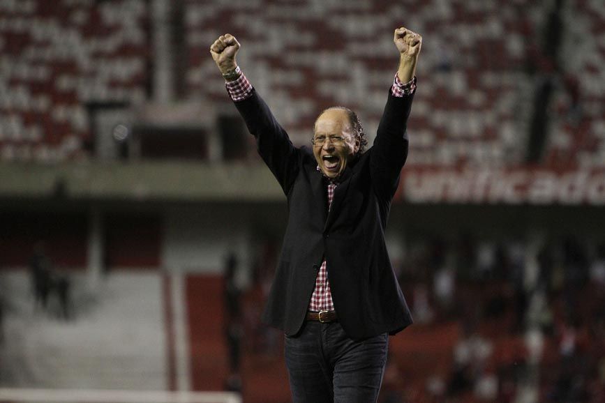 Falcão comemora no Beira-Rio: boa estreia
