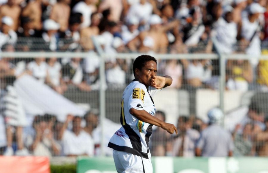 Márcio Diogo comemora gol que deu o empate para a Ponte Preta sobre o Palmeiras; depois time virou e venceu