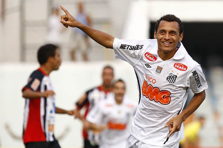 Allan Patrick comemora o segundo gol na vitória do Santos sobre o Paulista neste domingo