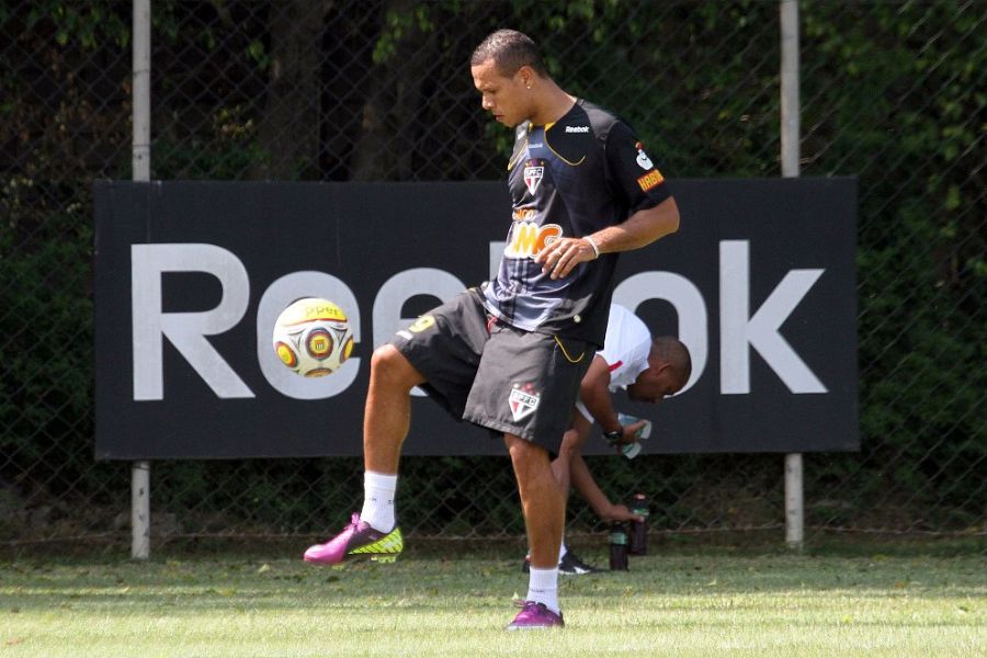 Luis Fabiano passou 46 dias se recuperando de uma lesão Luis Fabiano passou 46 dias se recuperando de uma lesão