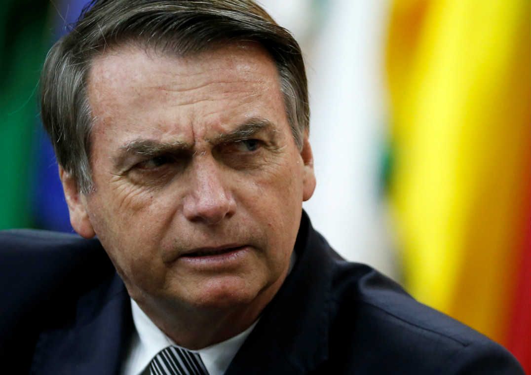 Bolsonaro se recusa a comentar sobre a revelação de que parentes dele usaram um helicóptero da FAB para ir ao casamento de Eduardo Bolsonaro