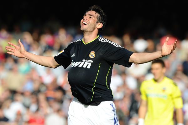 Kaká dedicou os gols para sua mulher, que está grávida